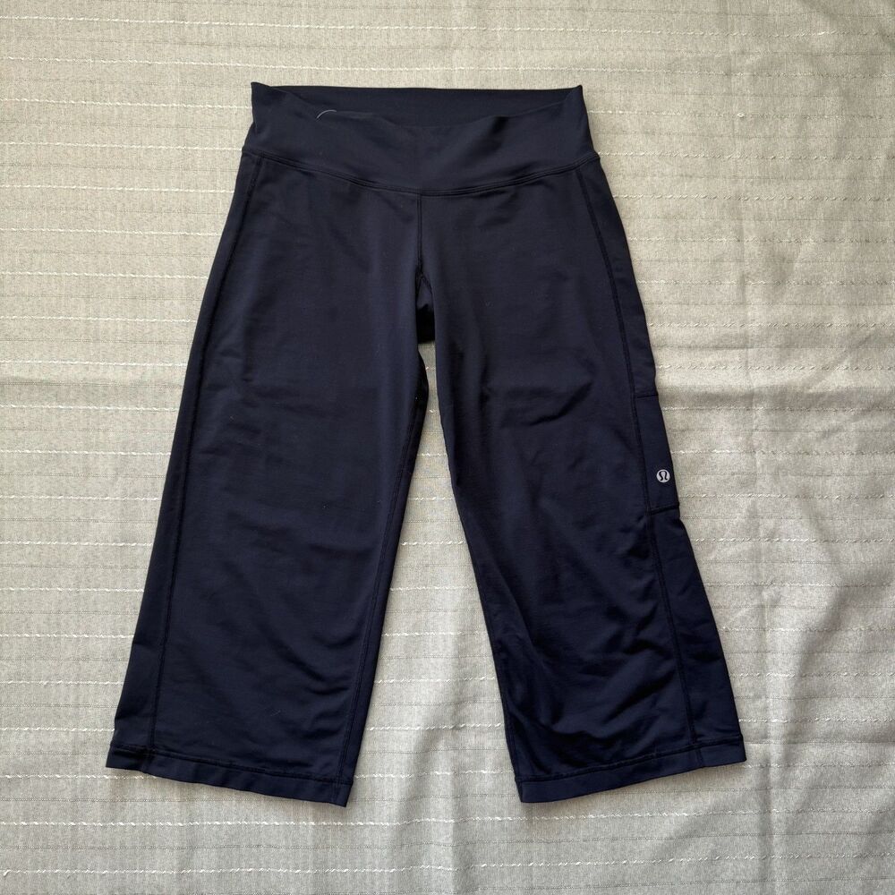 Lululemon Womens Black Wide Leg Capris Gauchos Size 4 Good Condition